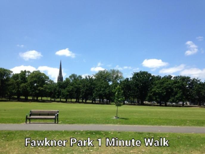 Fawkner Mansions Heritage Hotel เมลเบิร์น ภายนอก รูปภาพ